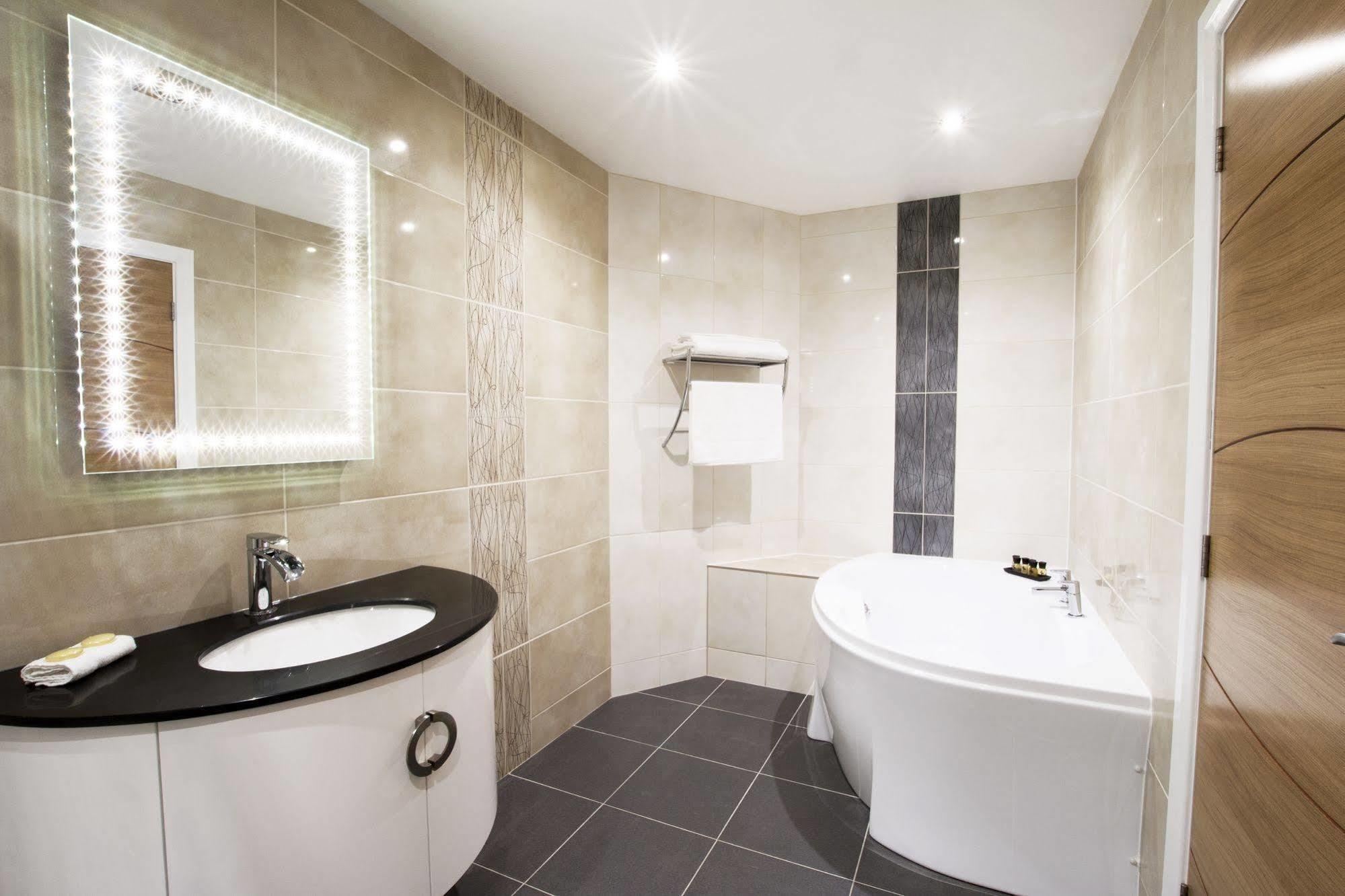 Oak Royal Hotel, Golf And Country Club Chorley  Extérieur photo