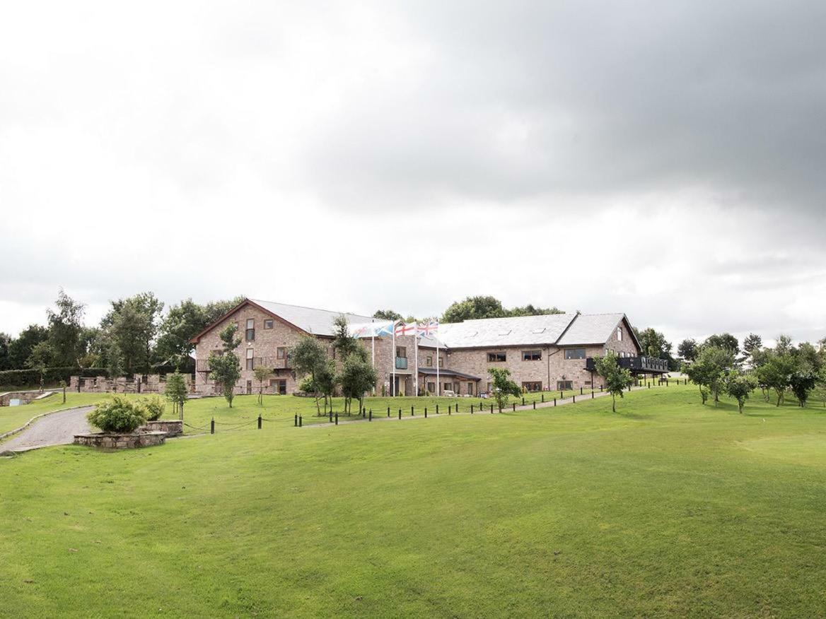 Oak Royal Hotel, Golf And Country Club Chorley  Extérieur photo