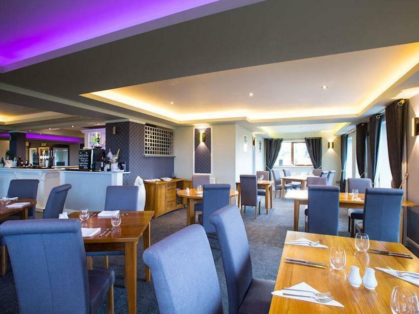 Oak Royal Hotel, Golf And Country Club Chorley  Extérieur photo